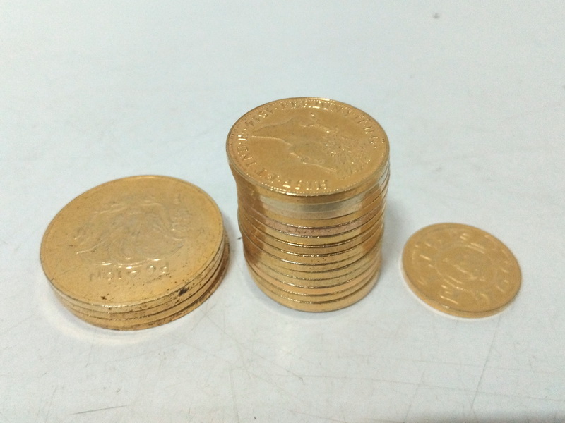 moneda corona aragon replica metal dorada o4